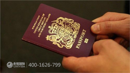 卡梅倫贊！ 新推出十年簽證不漲簽證費